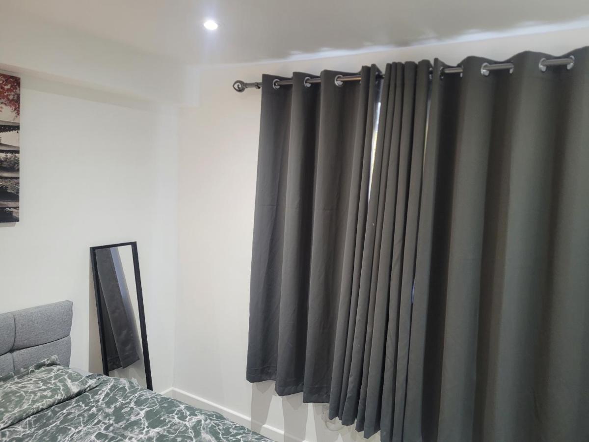 Private rm in a 2 bed near 4 train stations - Housity