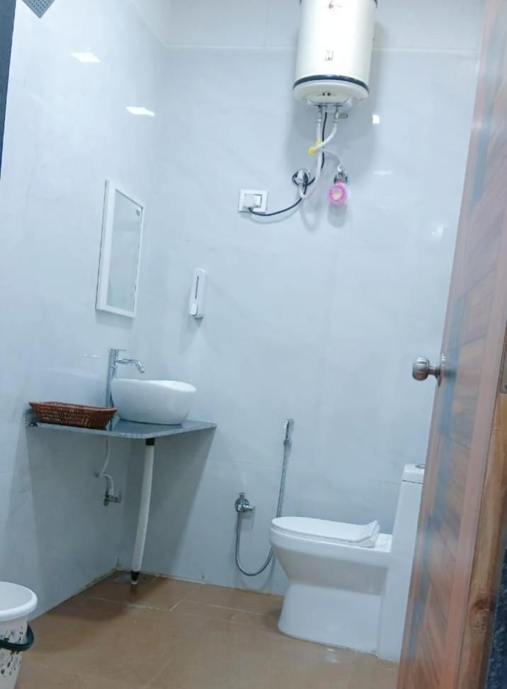 Palms View Villa - Housity