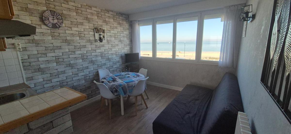residence du bord de mer 9 appartements face a la mer - Housity