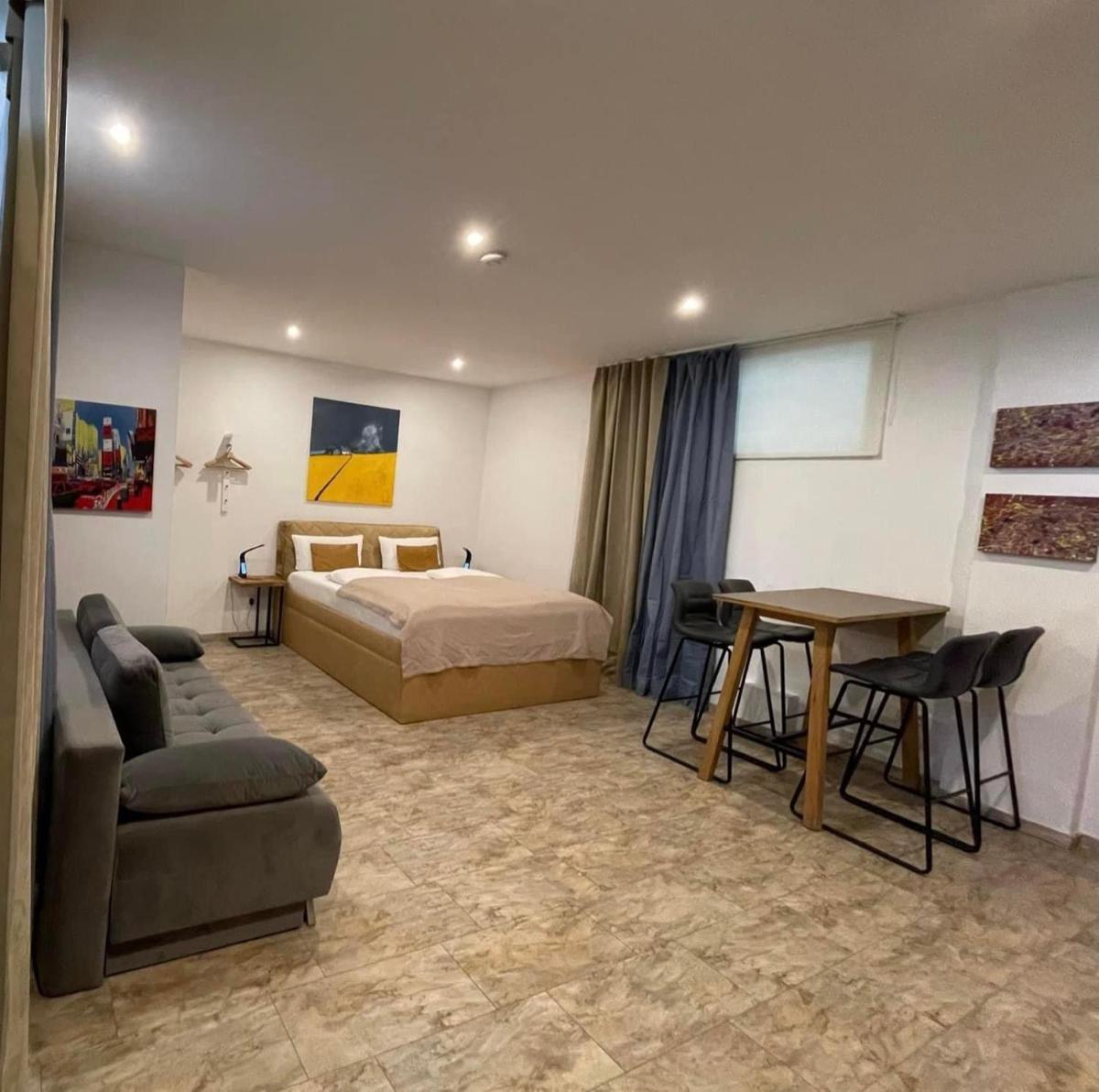 Exclusive Airport Apartment - Housity