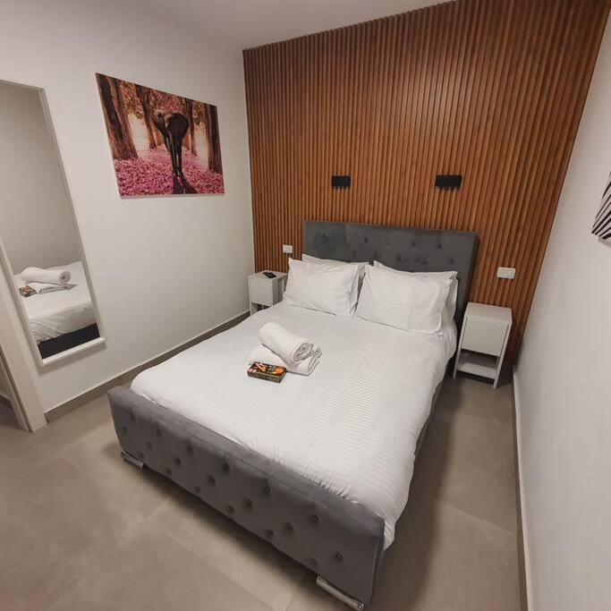 Ryo 20 דירה במלון בוטיק 2 דקות מטיילת בת ים - Housity