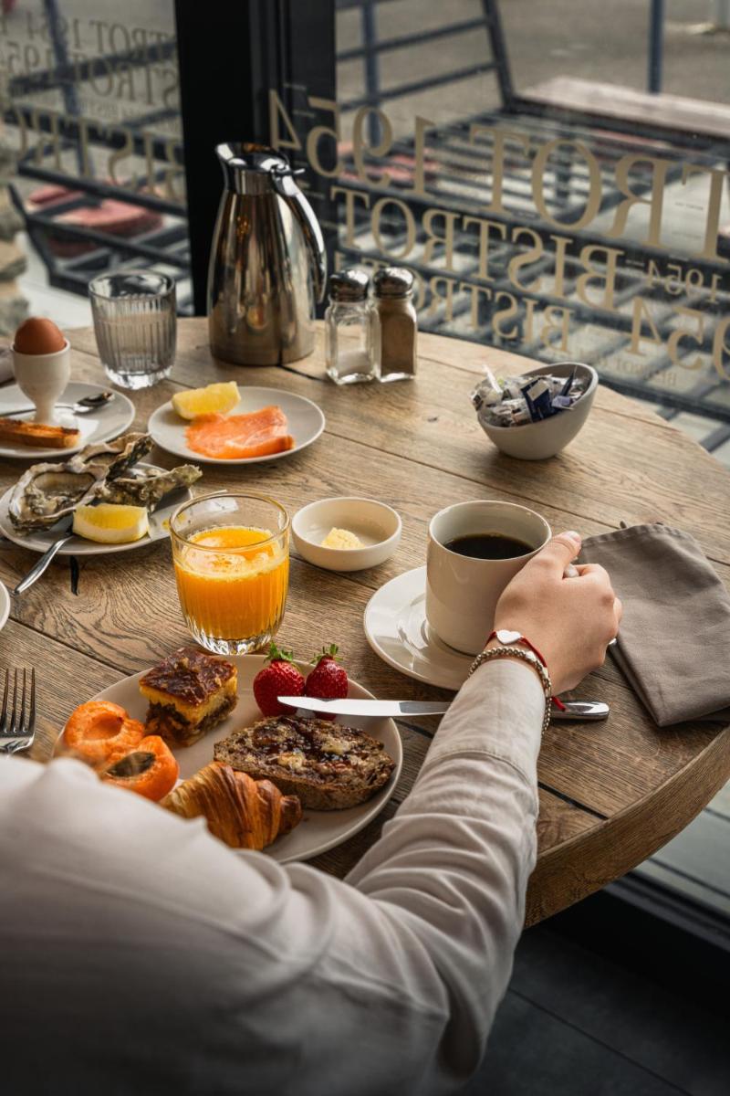 Nourriture dans l'hôtel ou à proximité
