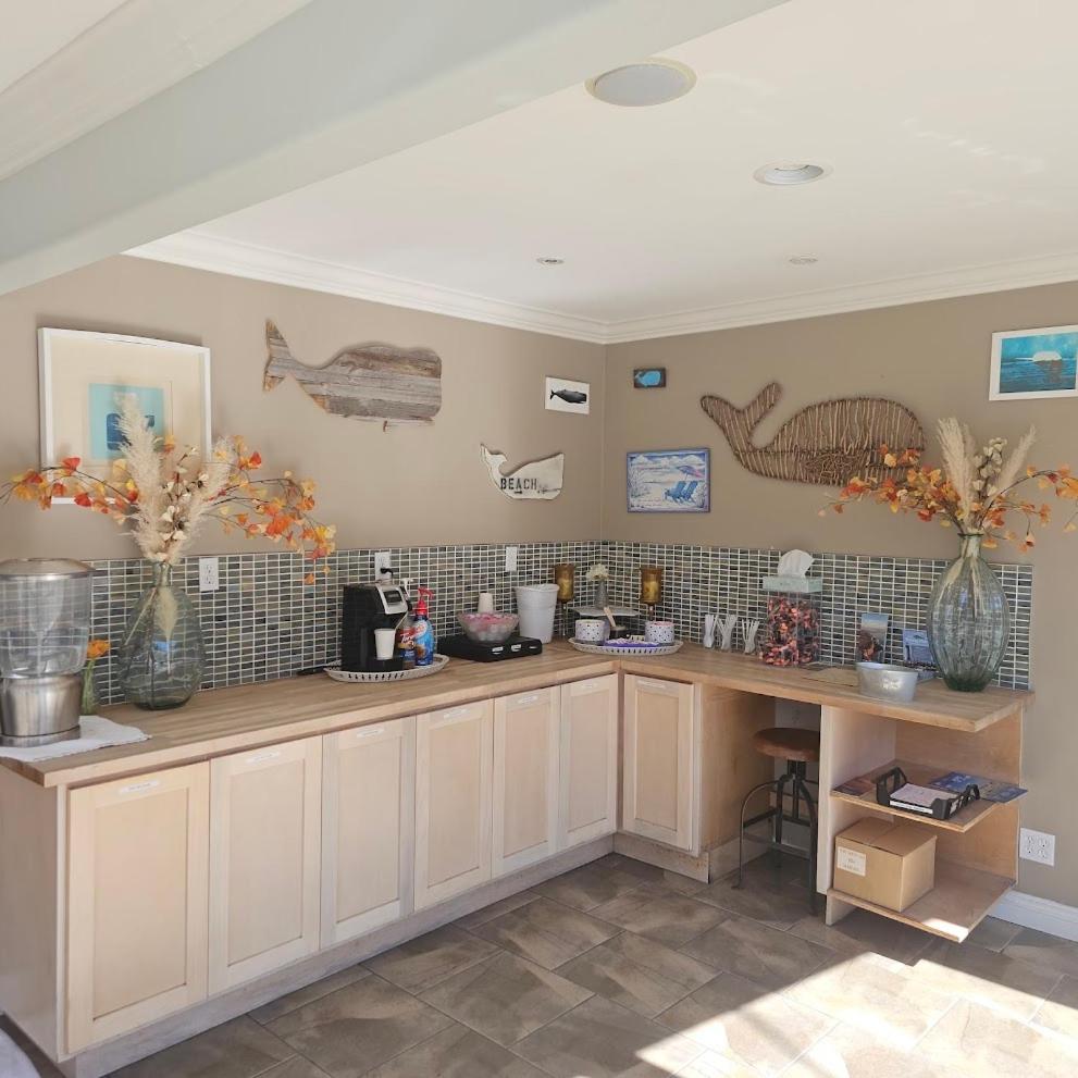 Bay Front Inn - Housity