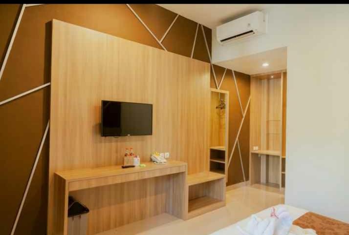 Puri Senggigi Hotel - Housity
