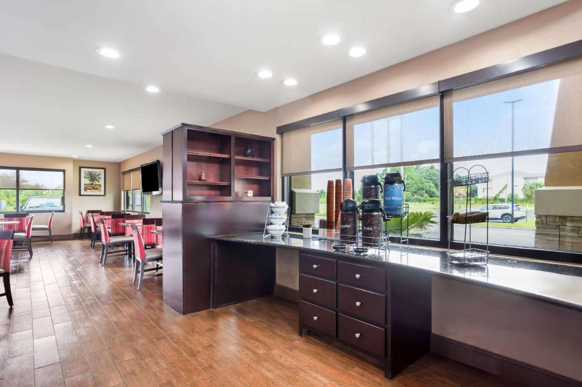 Comfort Suites - Housity