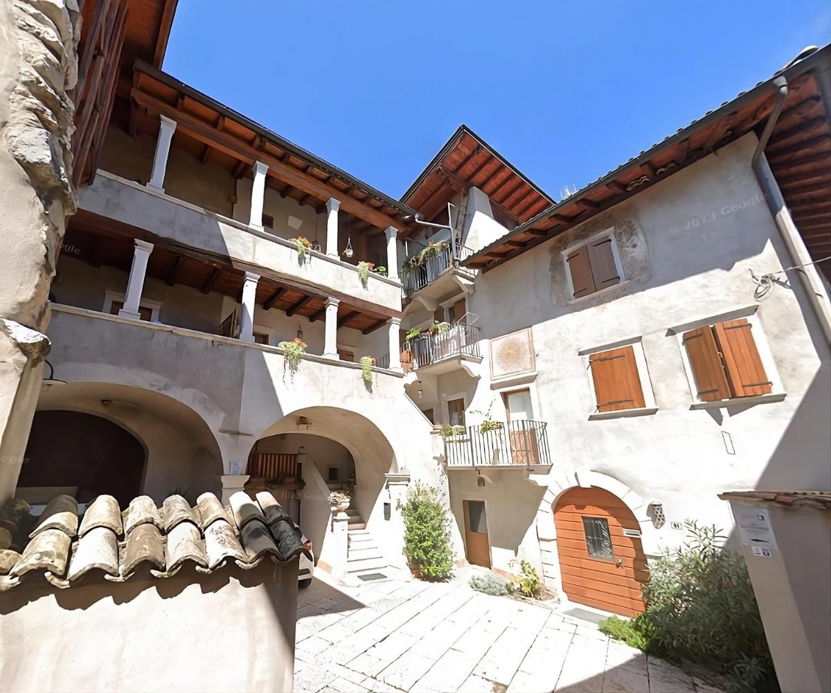 Monolocale in casa del 700 - Trento - Housity