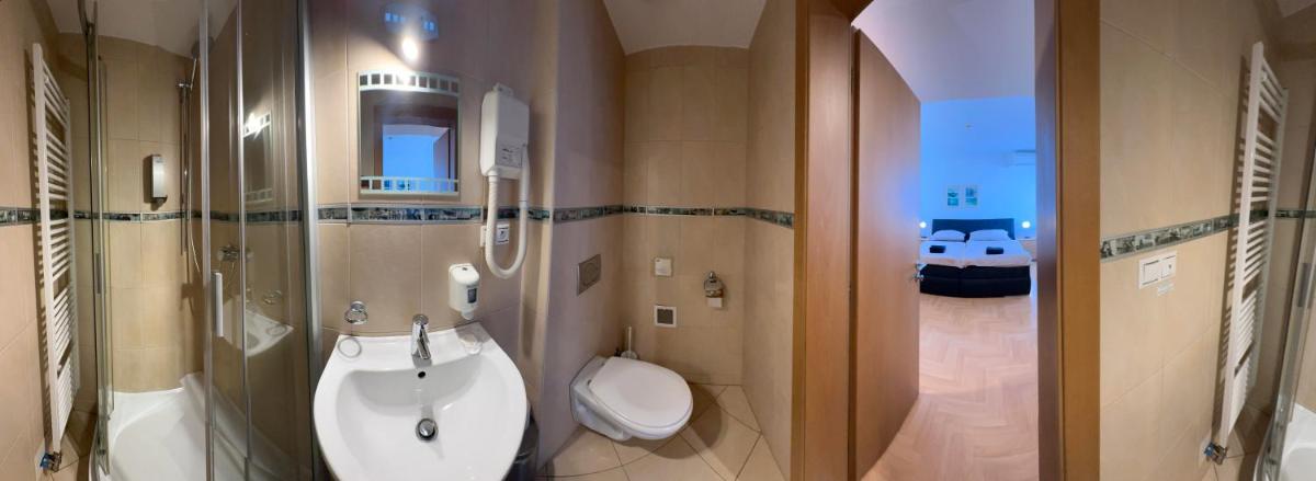 Hotel Muza - Housity