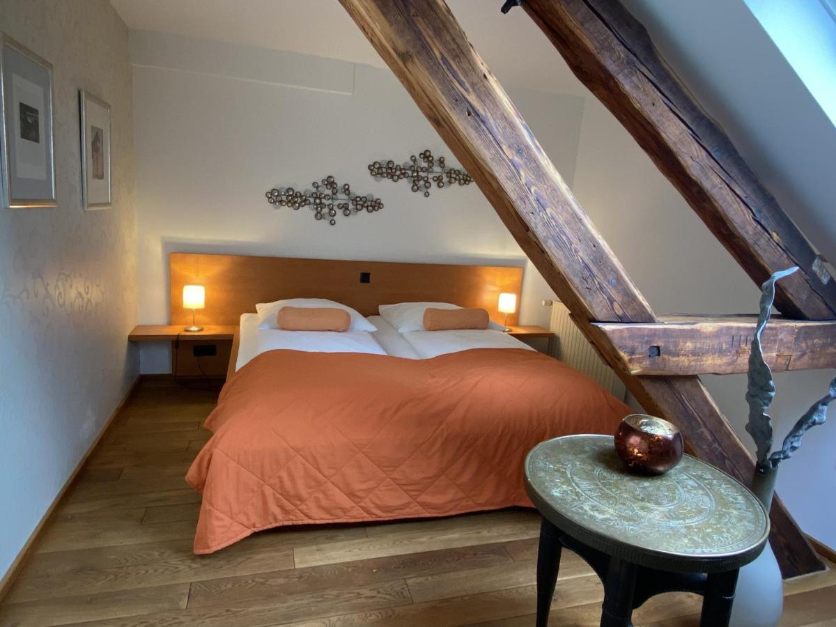 Boutique-garni Hotel Papillon - Housity