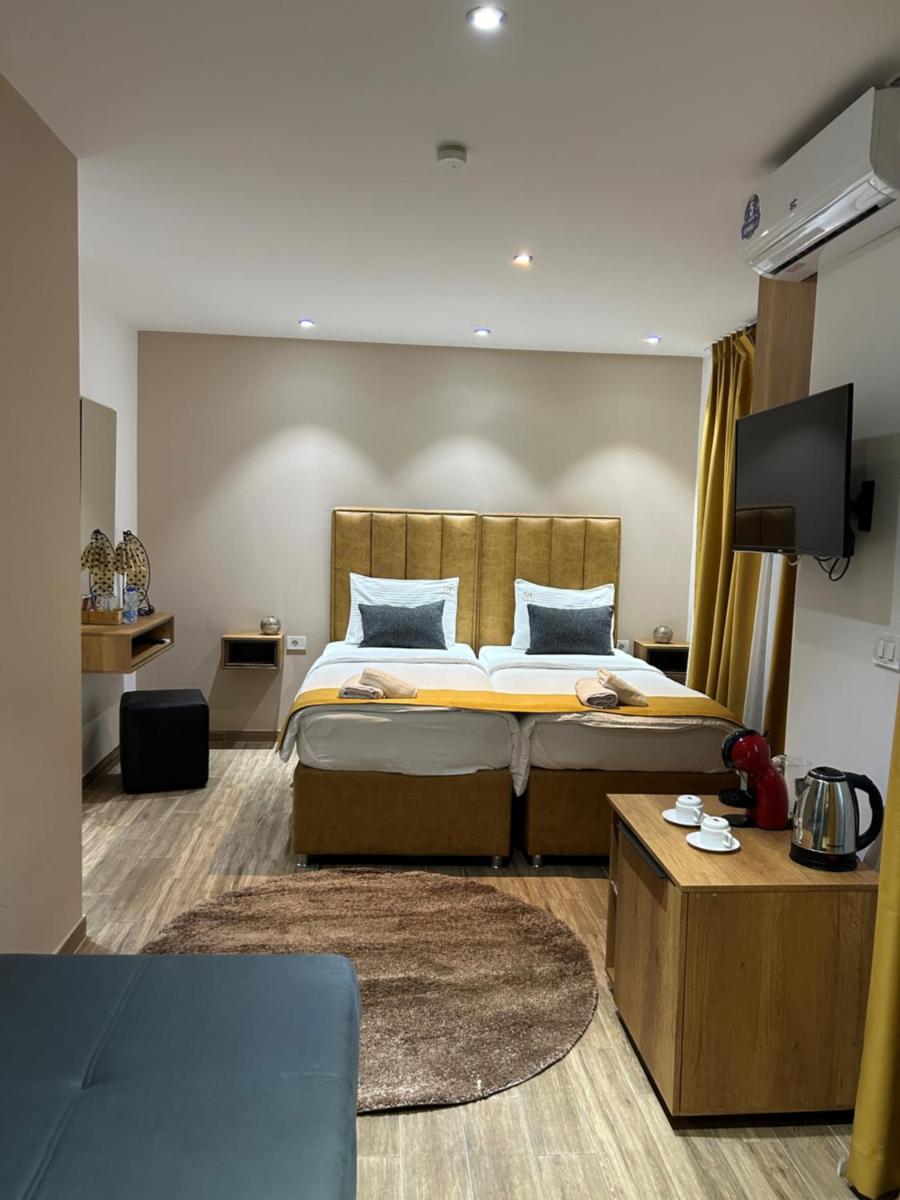 Comfort Hotel - Housity