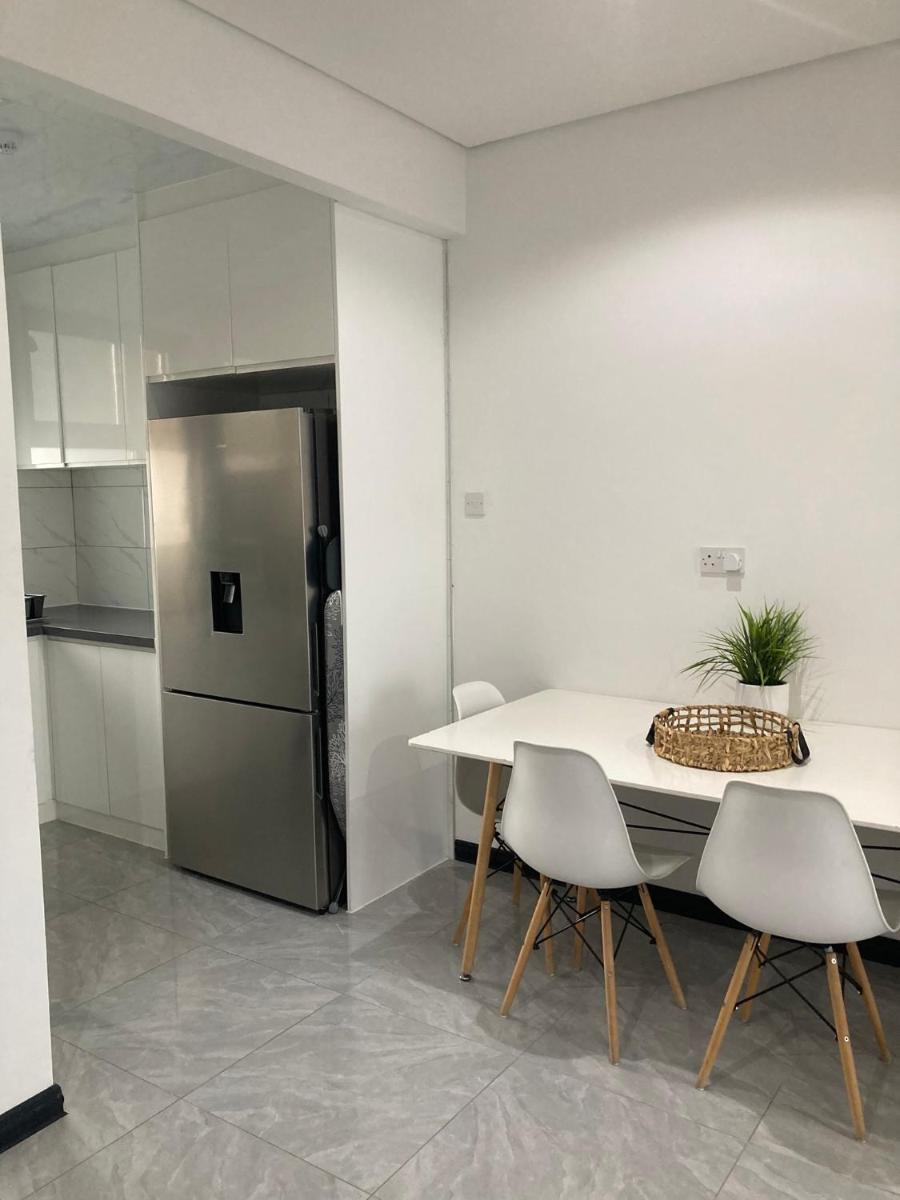Urban Awe Apartment- Setlhoa - Hizvo