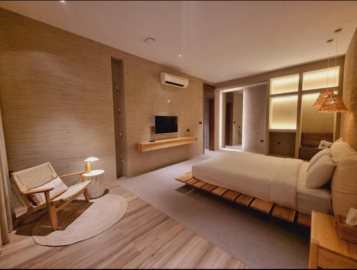 Valley CLIFF INN - Housity