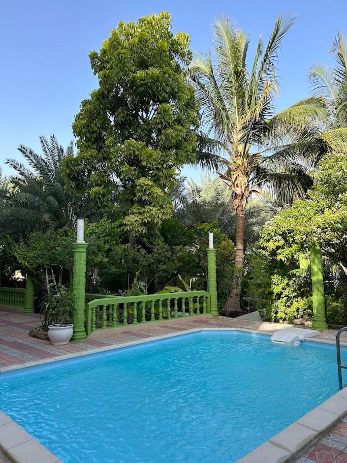 Valley CLIFF INN - Housity