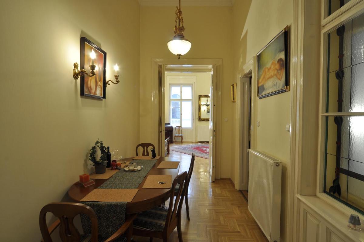 Charming Art Deco Flat - Housity