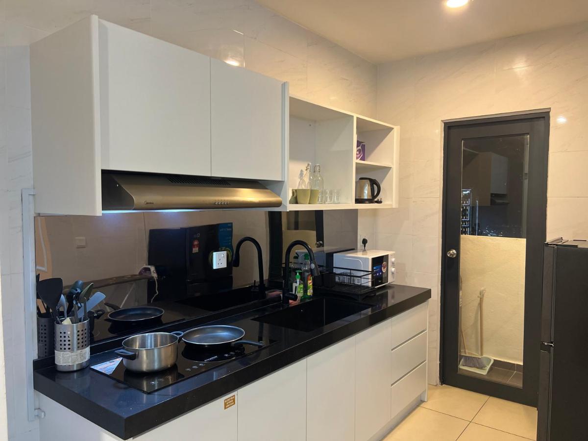 Suitetrails - RoseWood Suites At Reizz Residence