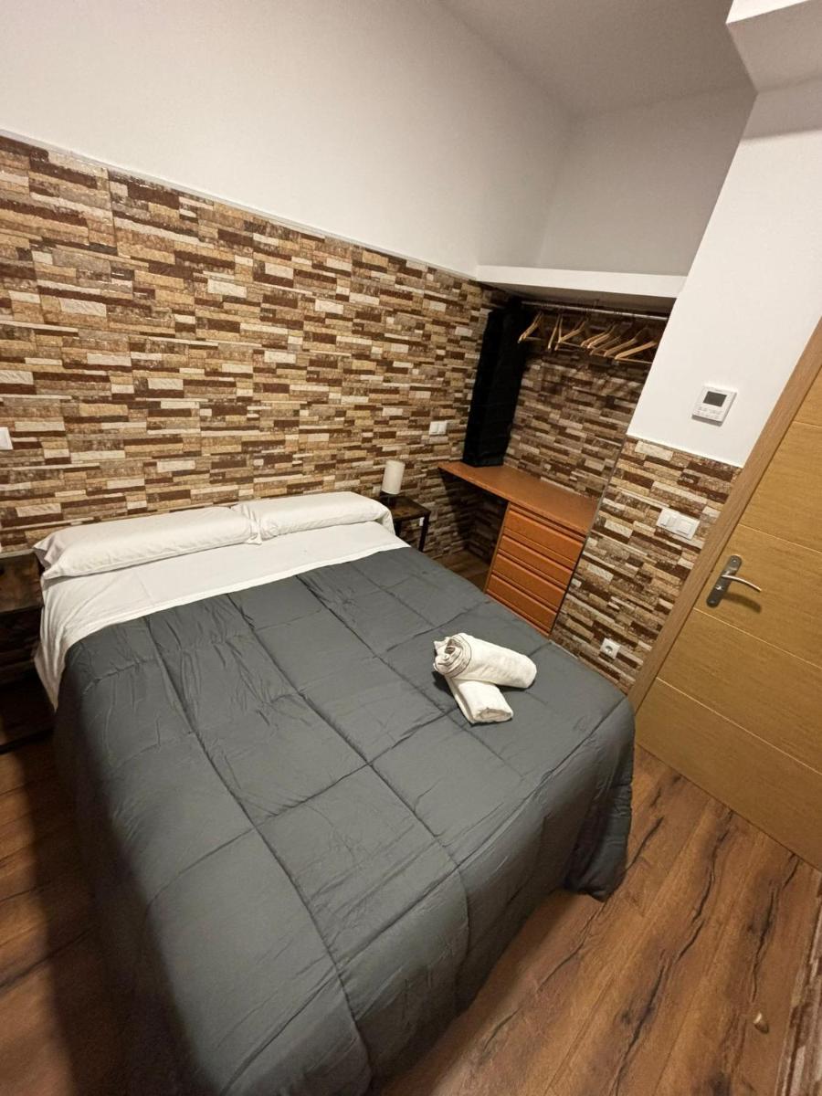 Apartamentos Deluxe Barajas - Housity