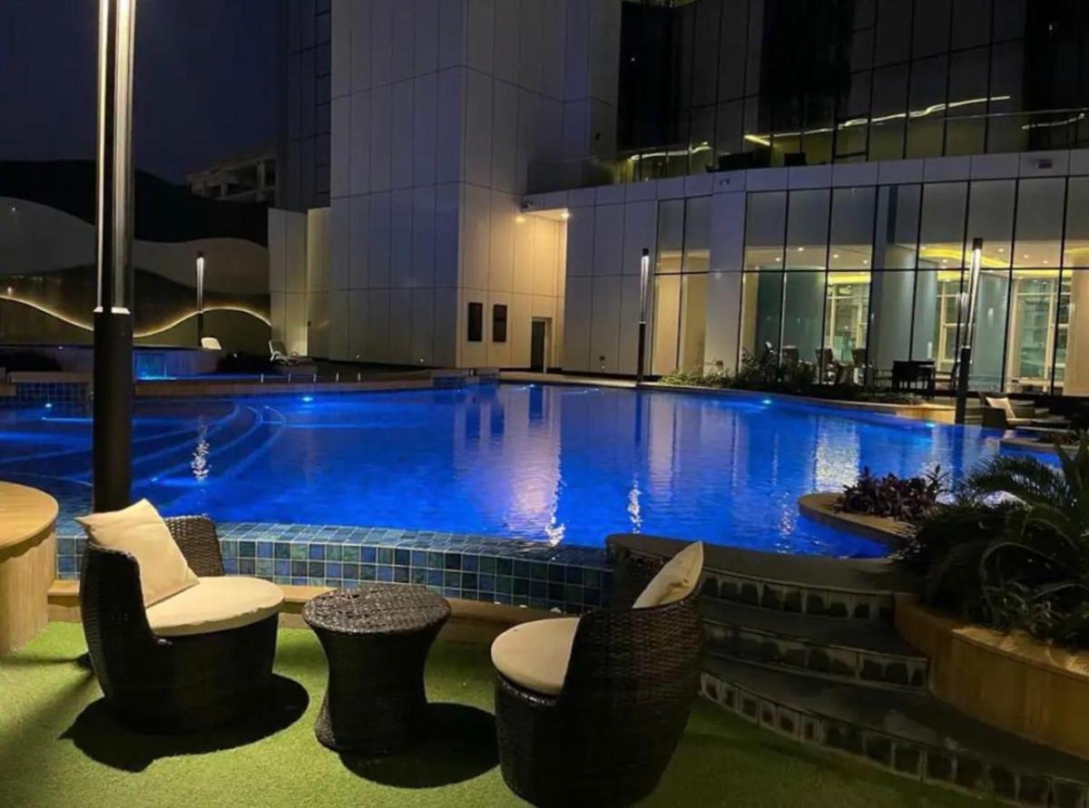 Suitetrails - Flat one bedroom next to four sessions hotel