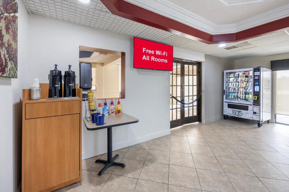 Red Roof Inn Franklin, TN - Housity