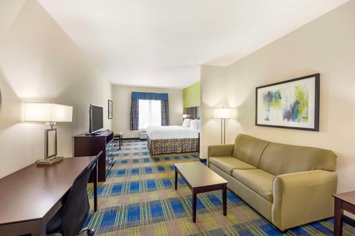 Best Western Plus Pratt - Housity