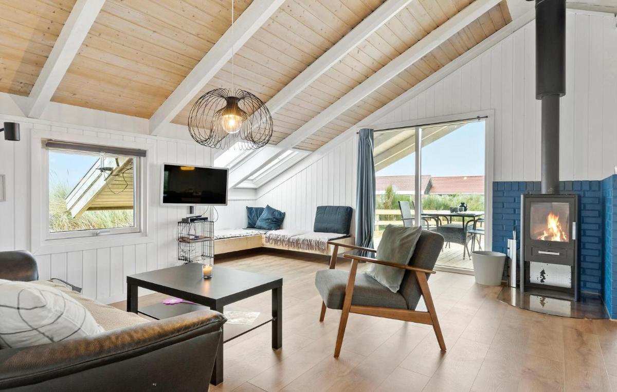 Lovely Home In Hvide Sande With Wifi - Housity