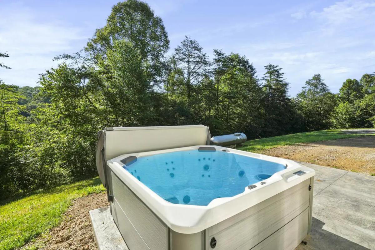 Buck Run - a secluded cabin in Rockbridge, OH - Housity