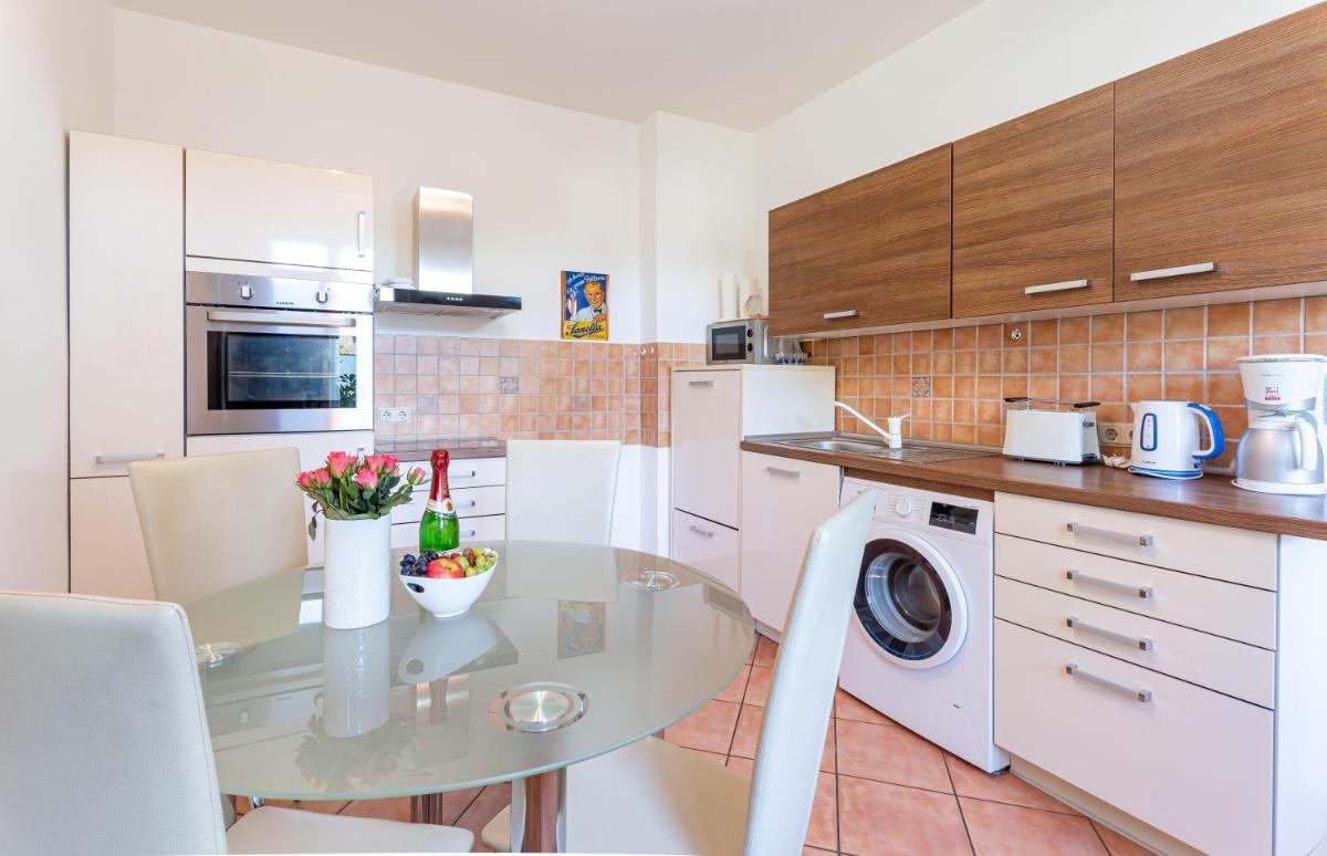 Kaiserbad-Heringsdorf-Lauschiges-Ferienhaus-Achtern - Housity