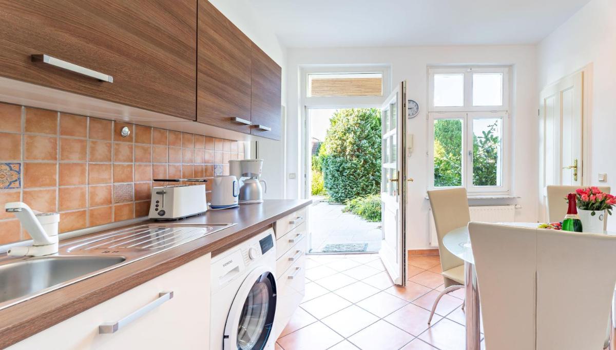 Kaiserbad-Heringsdorf-Lauschiges-Ferienhaus-Achtern - Housity