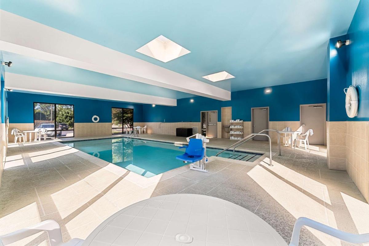 Hampton Inn Stroudsburg Poconos - Housity
