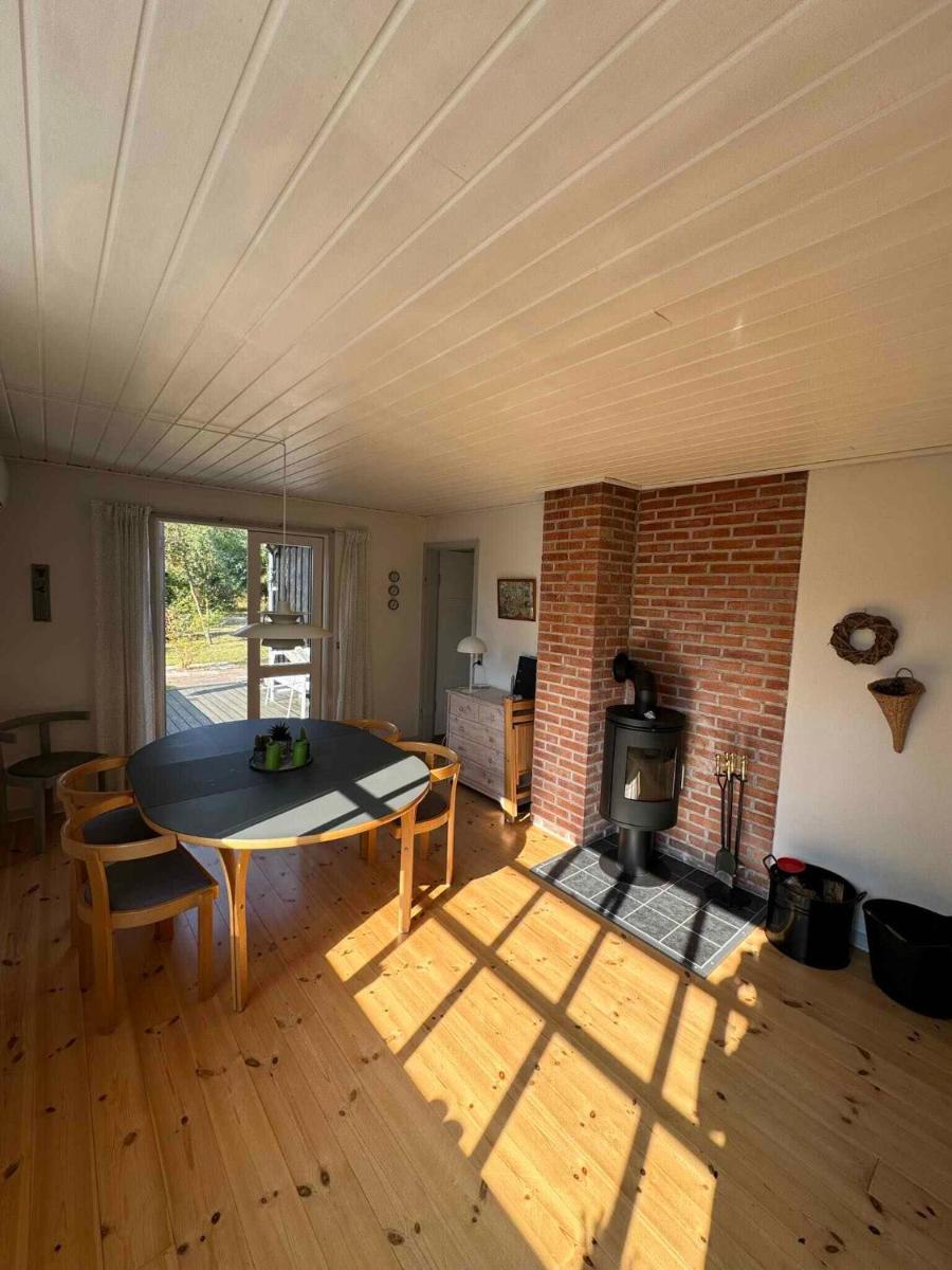 Charming Holiday House Near The Beach - Housity