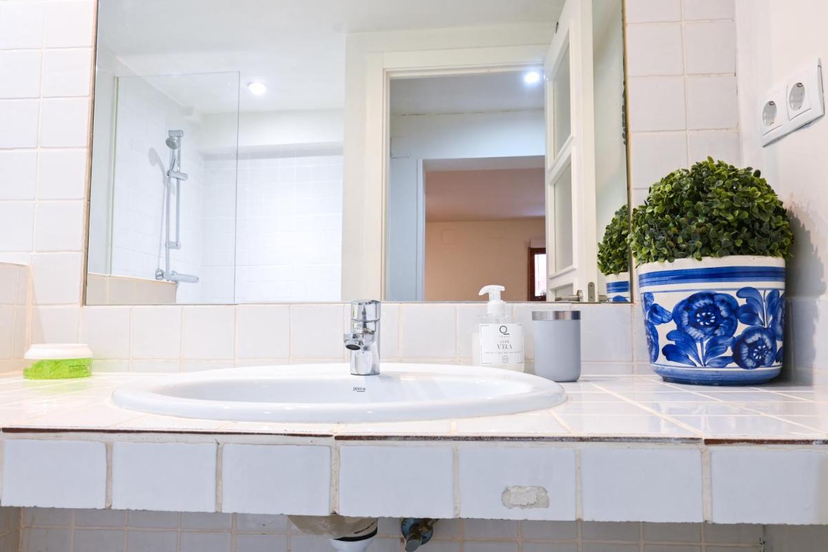 For You Rentals Alfonso XIII Apartment temporal AXIII83 - Housity