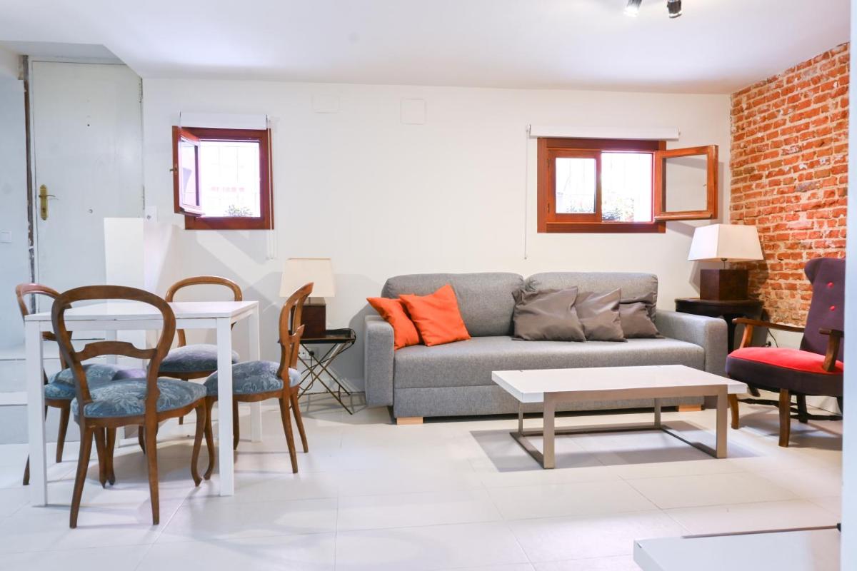 For You Rentals Alfonso XIII Apartment temporal AXIII83 - Housity
