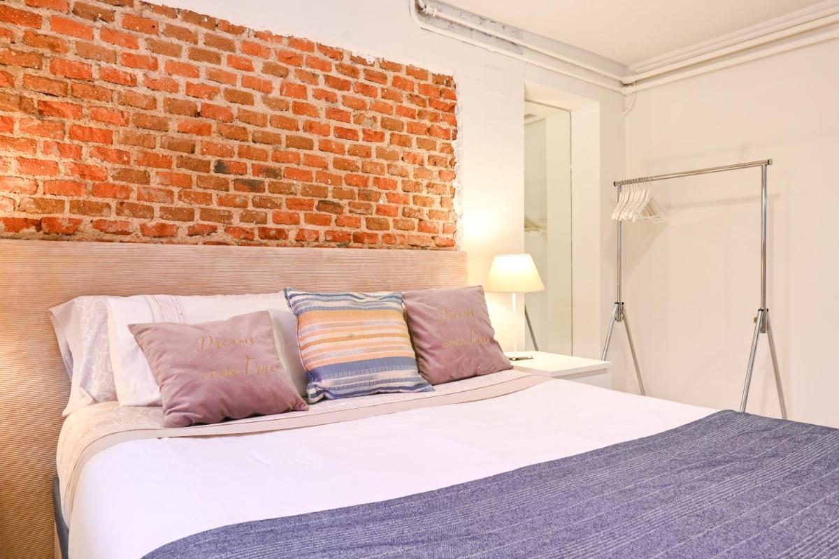 For You Rentals Alfonso XIII Apartment temporal AXIII83 - Housity