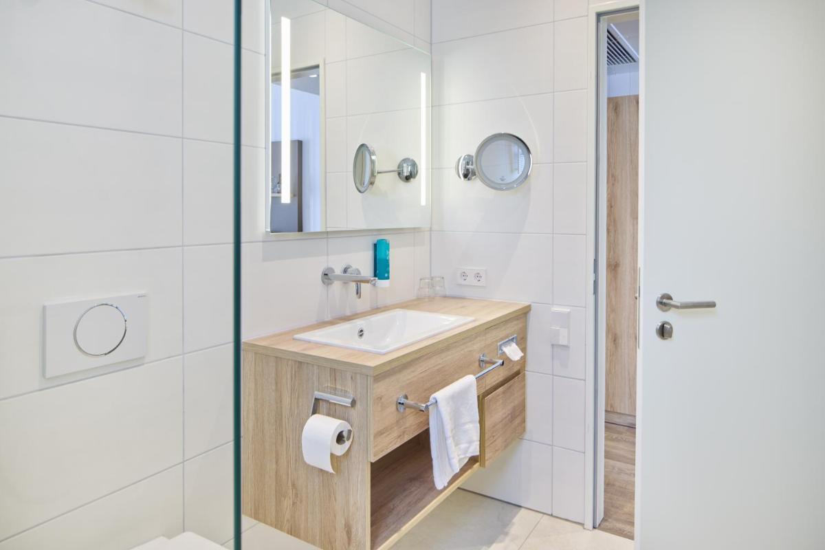 Hotel Zum Schiff - Housity
