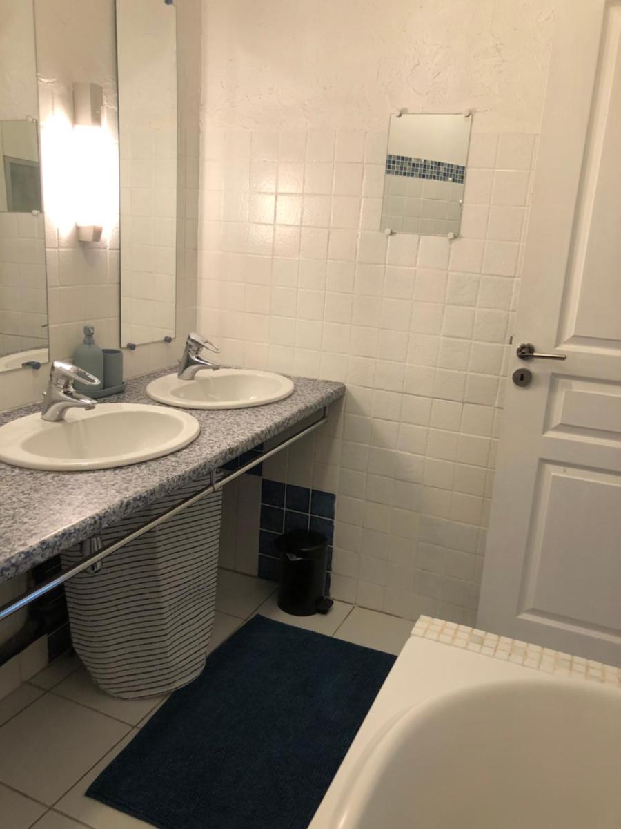 Tout confort Toulon centre appartement 3 chambres, vue sur la Rade - Housity