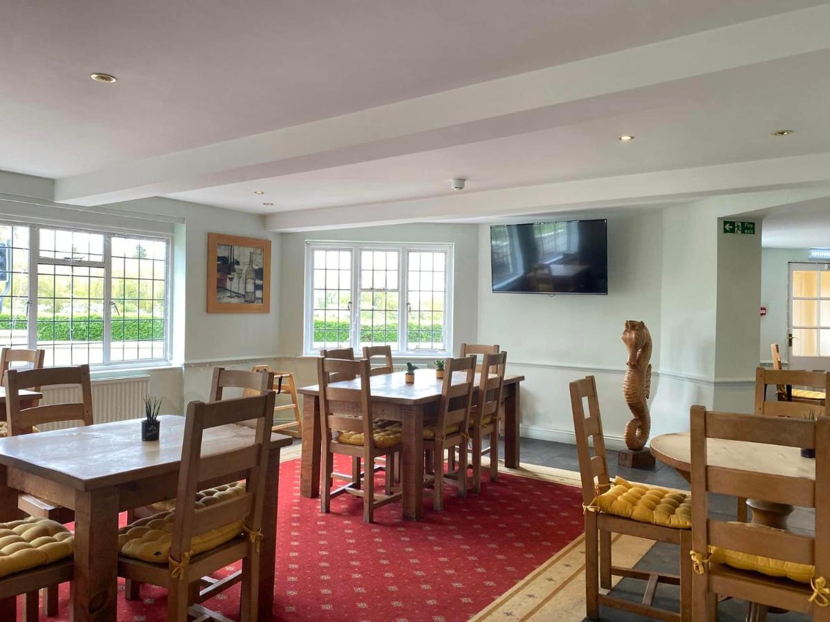 Shillingford Bridge Hotel - Housity