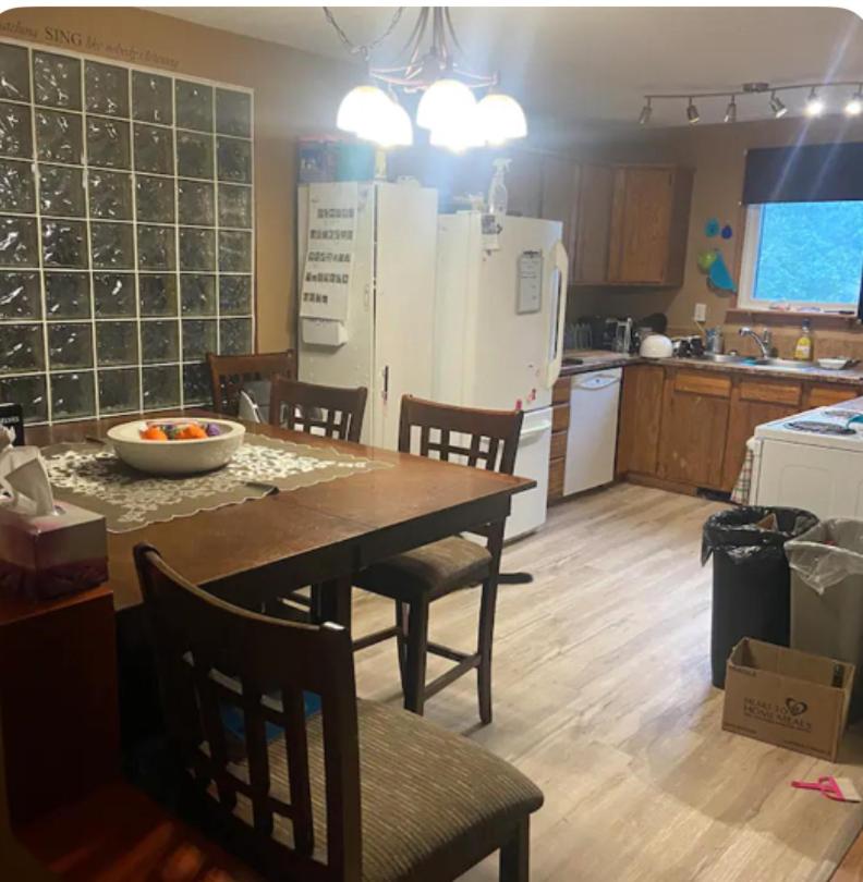 Econo Queen Suite - Housity