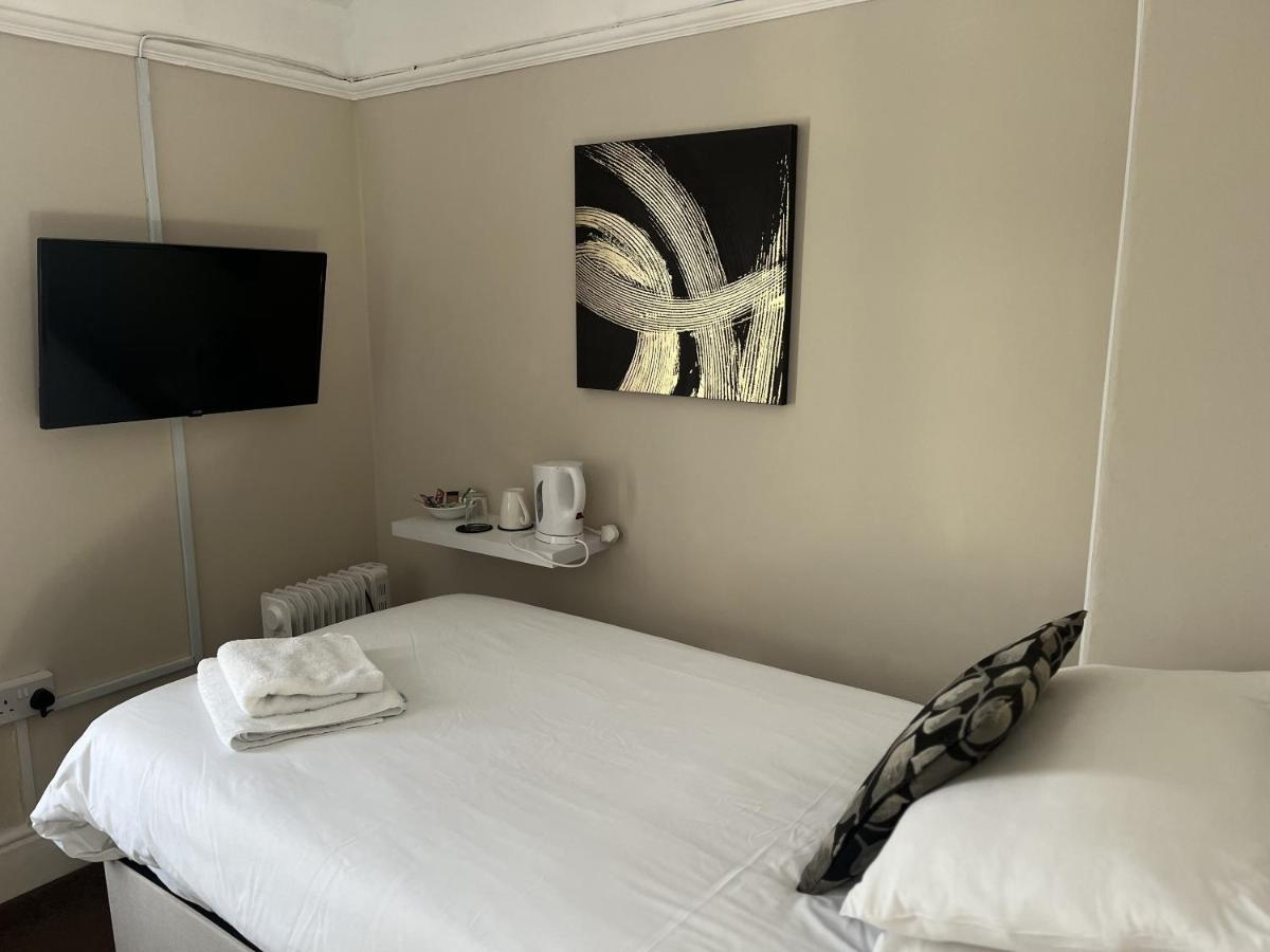 Stay at 25 - Hizvo