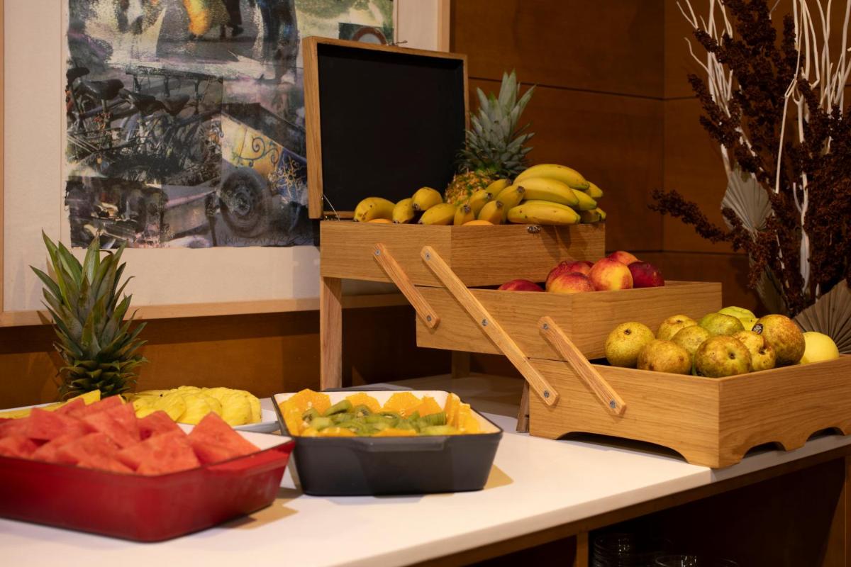 Hotel Corona de Castilla Burgos - Housity