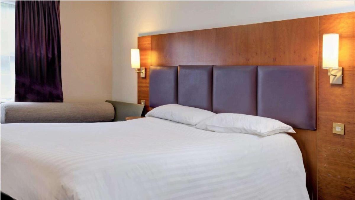 Milestone Peterborough Hotel A1M, Sure Hotel Collection by Best Western - Housity