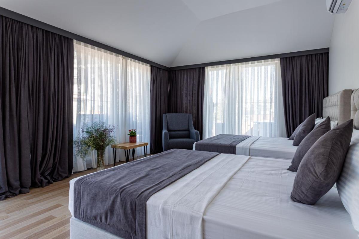 Atm Suit Otel - Housity