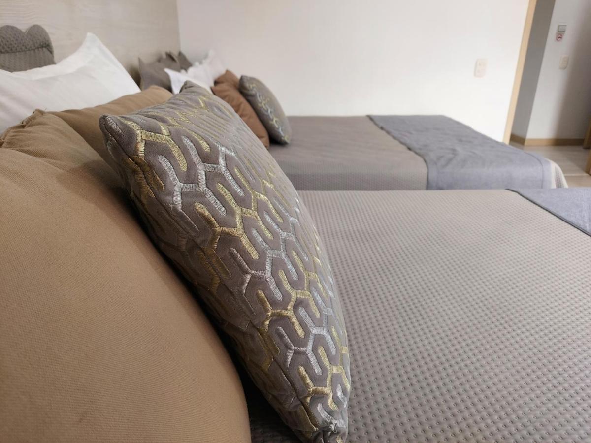 San Peter Family Suites - Housity