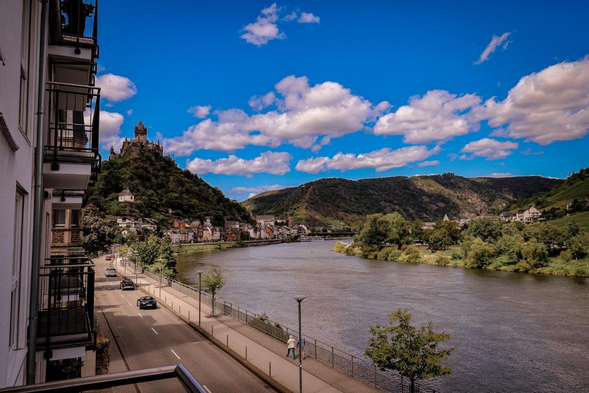 Villa Moselufer, schönste Aussicht, Luxuriös, Netflix, Burg Cochem - Housity