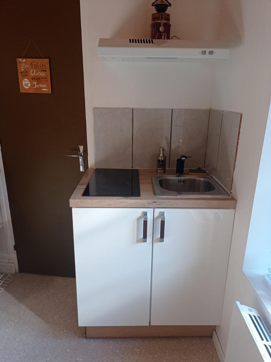 Appartement cosy avec son charme ancien. - Housity