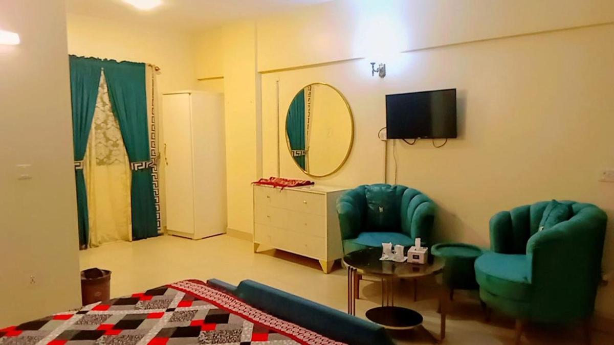Hotel 7 DHA - Housity