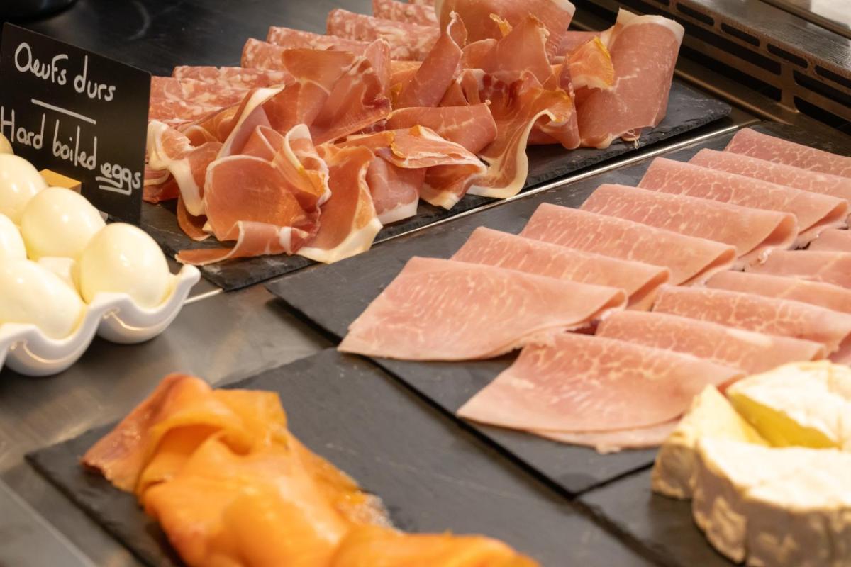 Nourriture dans l'hôtel ou à proximité