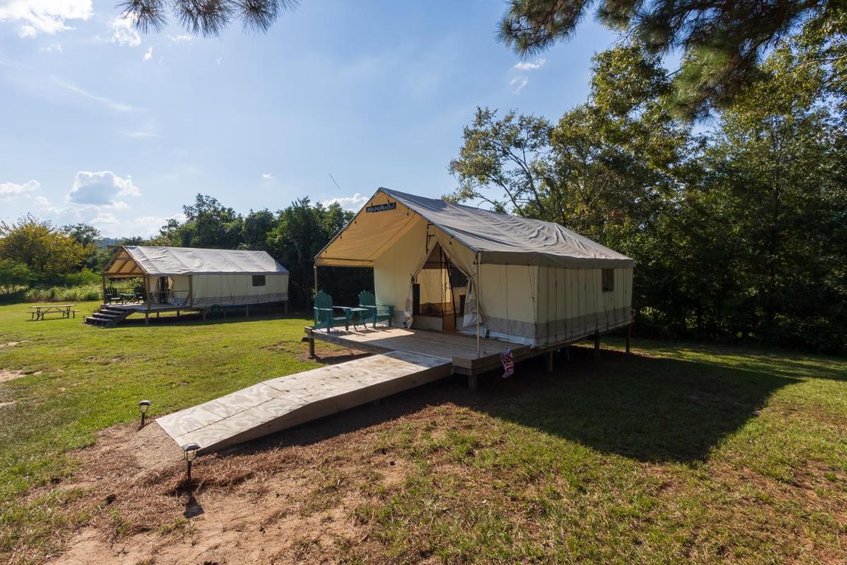 Khushatta Hills Ranch Glamping - Mom Mollie - Housity