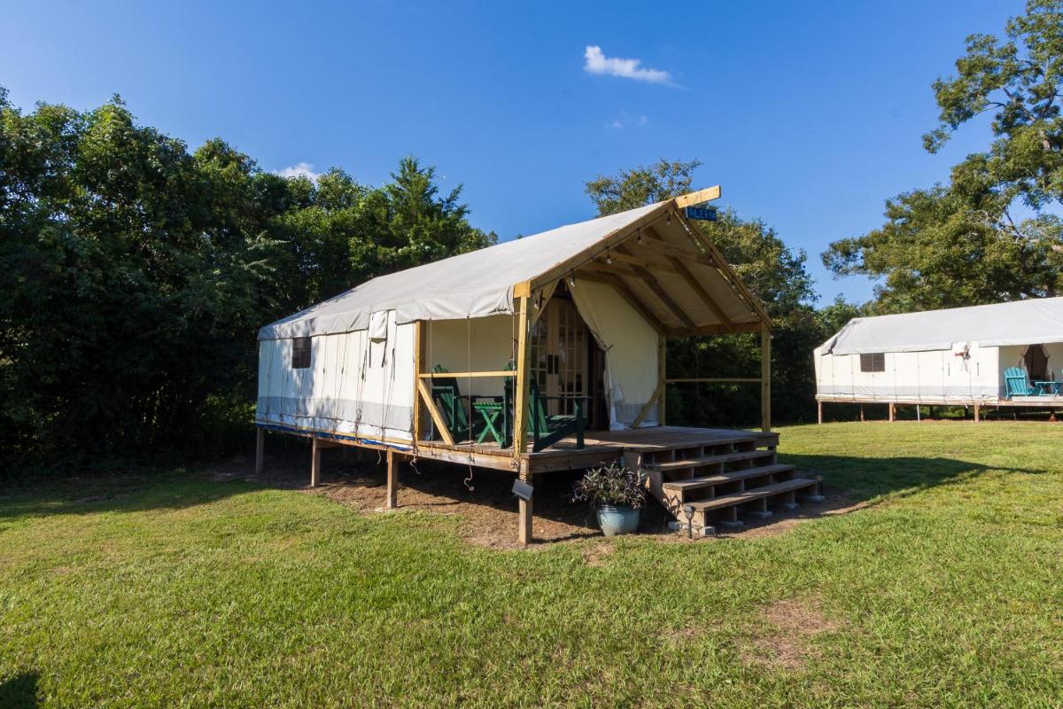 Khushatta Hills Ranch Glamping - Alzeda - Housity