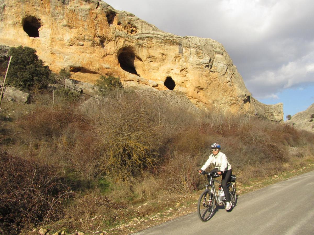 Montar en bicicleta en Molino de Alcuneza Relais & Châteaux o alrededores