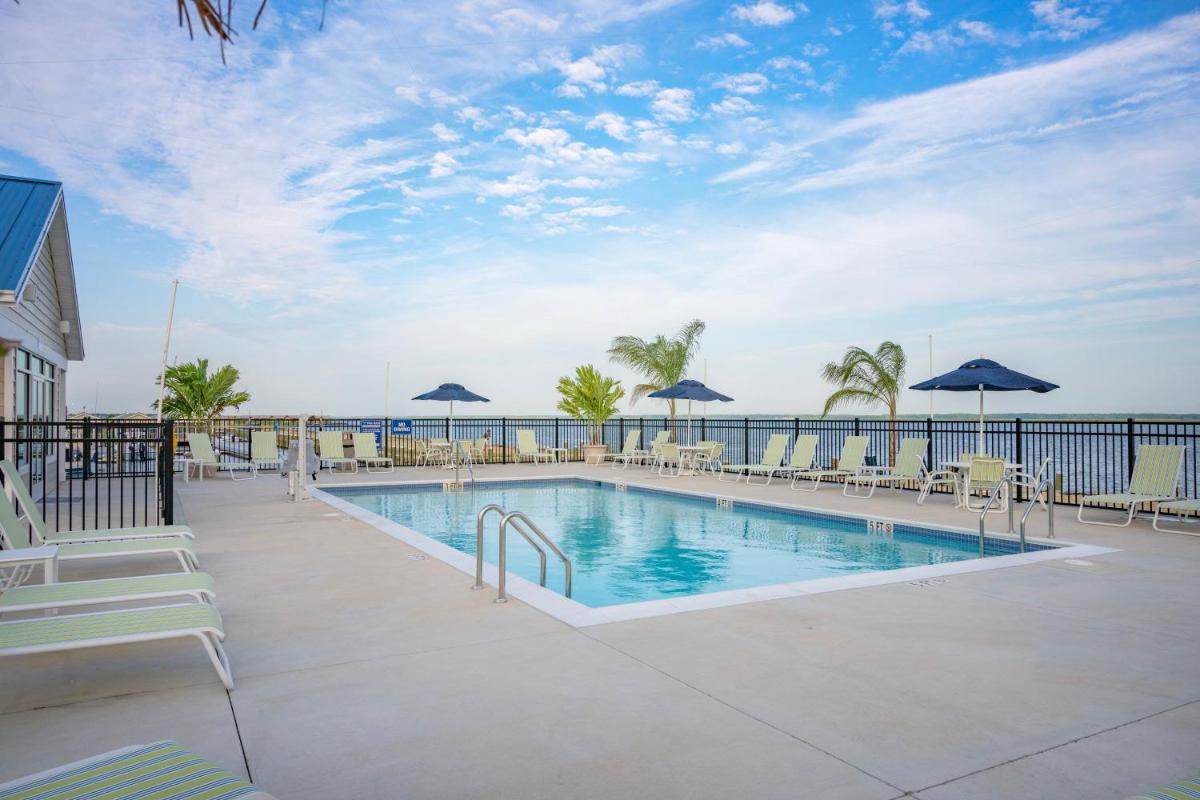 Blufin Bungalows & Marina - Housity