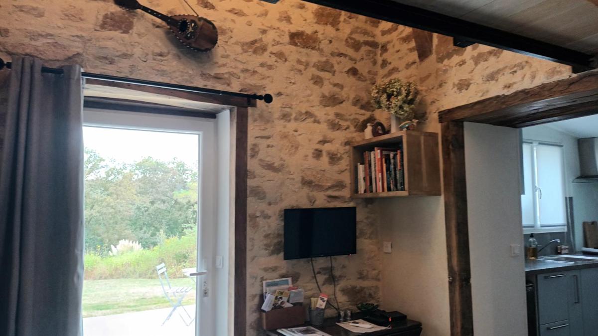 Gîte la Tanière classé 3 étoiles avec terrasse et piscine - Housity