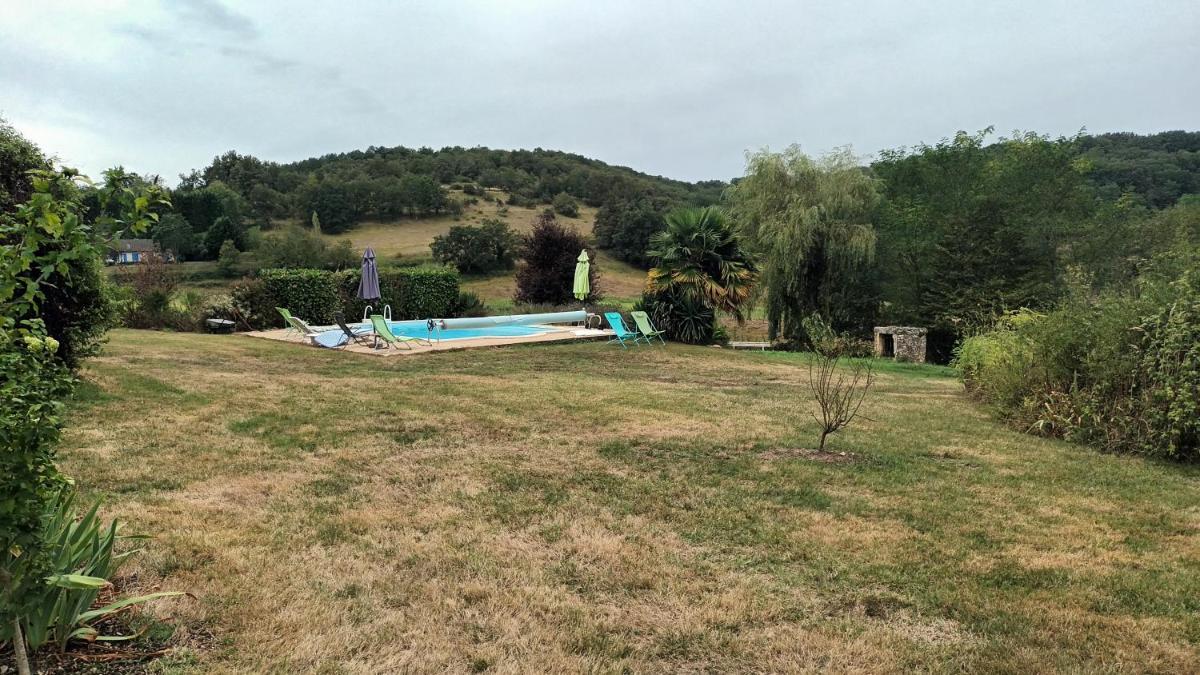 Gîte la Tanière classé 3 étoiles avec terrasse et piscine - Housity